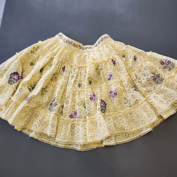 NWT Hemant & Nandita Floral Embroidered Mara Mini Skirt Butter Yellow Size Small - Picture 2 of 12